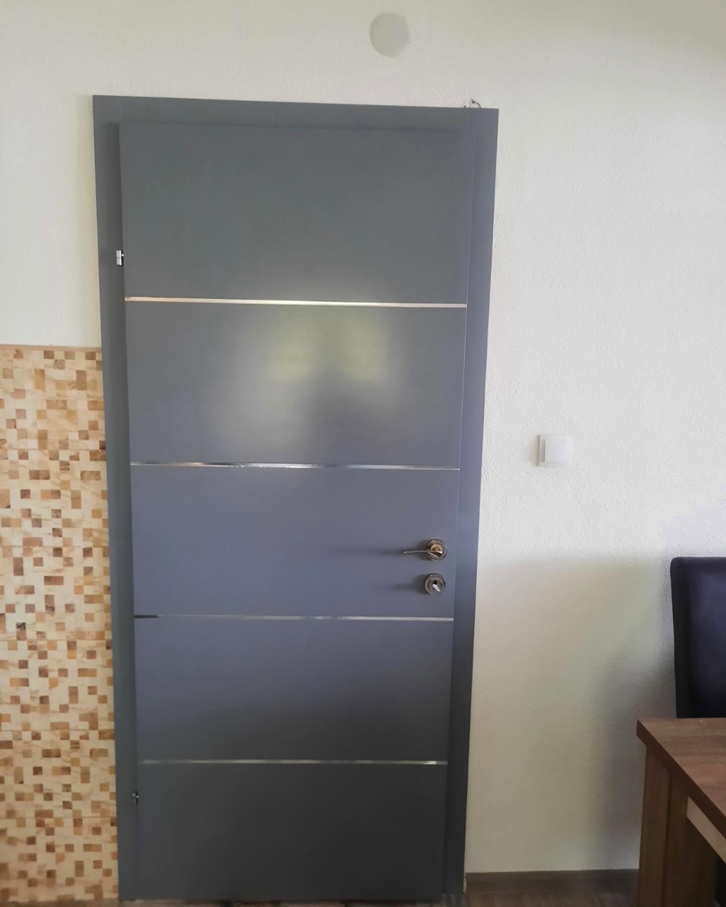 Sobna vrata s inox lajsnama — Stolarija Vasiljević